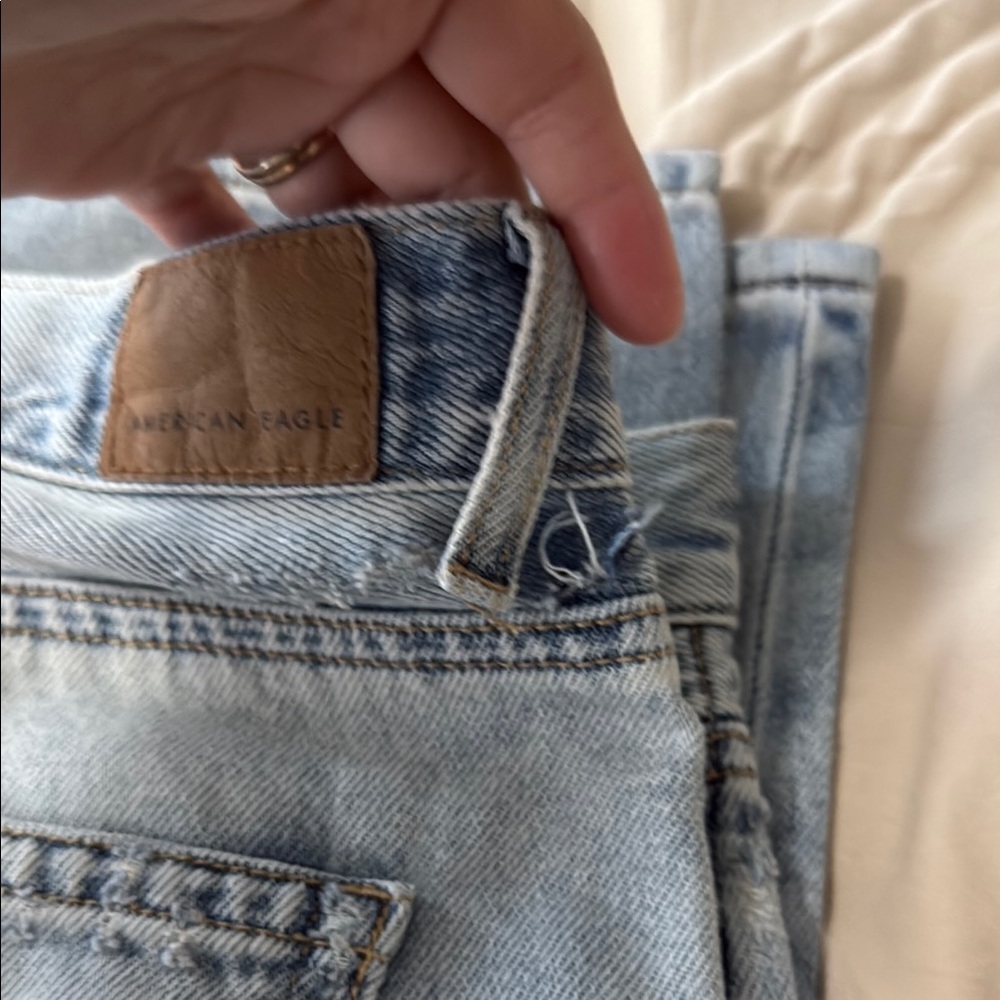 American Eagle Outfitters Light Blue High Rise Jeans - Picture 5 of 5